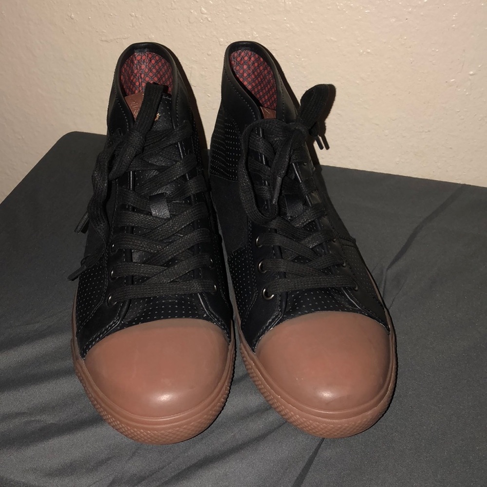 Women’s high tops